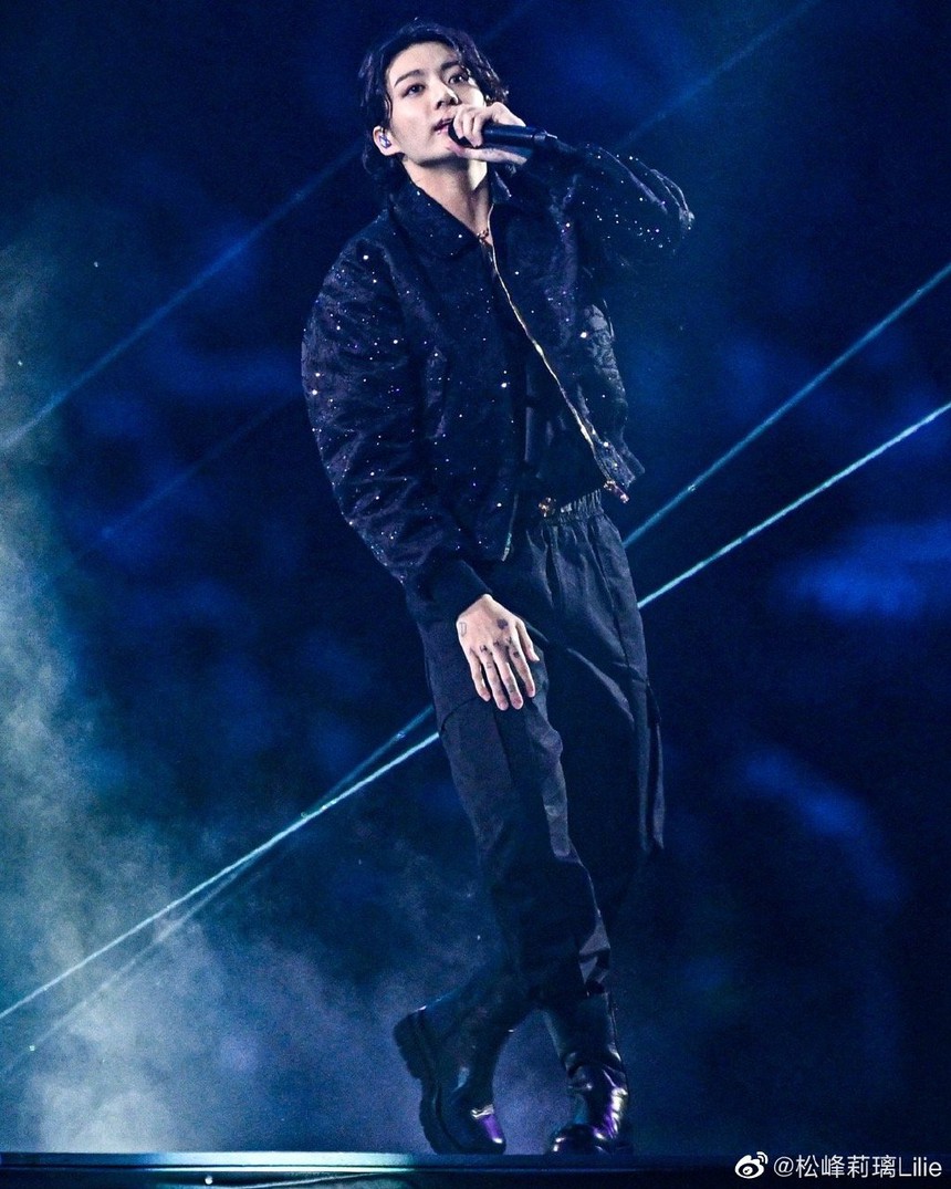 Jungkook - niềm tự hào của Kpop tại World Cup 2022: Từ Đặc phái viên của Tổng thống đến người đàn ông quyến rũ nhất thế giới - Ảnh 1. Jungkook - niềm tự hào của Kpop tại World Cup 2022: Từ Đặc phái viên của Tổng thống đến người đàn ông quyến rũ nhất thế giới - Ảnh 1.