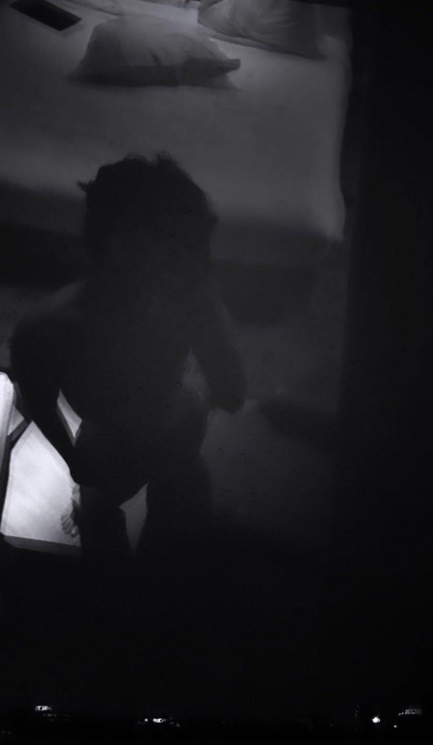 V BTS khiến ARMY đổ gục với bức ảnh cởi trần mới - Ảnh 6. V BTS khiến ARMY đổ gục với bức ảnh cởi trần mới - Ảnh 6.