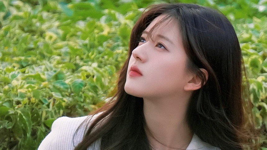 Fan liệt kê loạt thành tích đỉnh cao của Triệu Lộ Tư ở tuổi 24 - Ảnh 1.