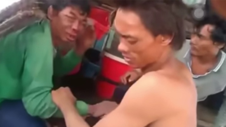 Những tình tiết phẫn nộ vụ thuyền viên bị hành hạ trên biển; Jung Kook đã nổi còn nổi hơn sau màn trình diễn tại World Cup 2022 - Ảnh 2.