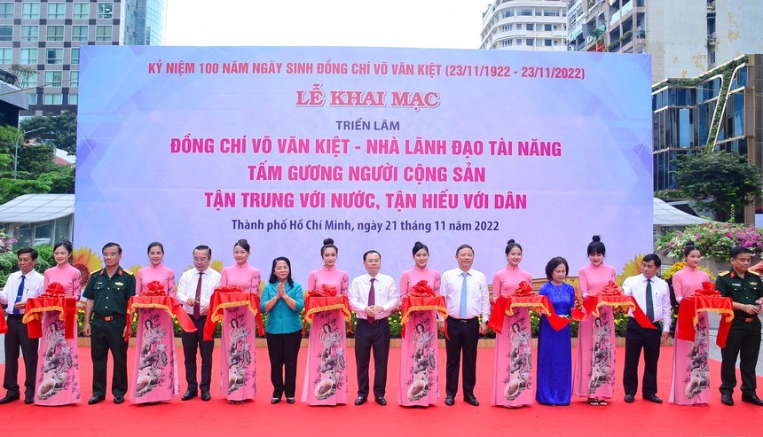 Triển lãm ảnh về thân thế, cuộc đời và sự nghiệp của Thủ tướng Võ Văn Kiệt - Ảnh 2. Triển lãm ảnh về thân thế, cuộc đời và sự nghiệp của Thủ tướng Võ Văn Kiệt - Ảnh 2.