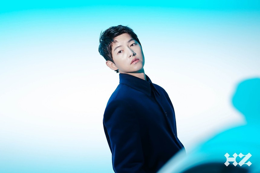 Song Joong Ki sau 3 năm ly hôn: Sự nghiệp thăng tiến bùng nổ, làm quý ông độc thân đắt giá - Ảnh 1. Song Joong Ki sau 3 năm ly hôn: Sự nghiệp thăng tiến bùng nổ, làm quý ông độc thân đắt giá - Ảnh 1.