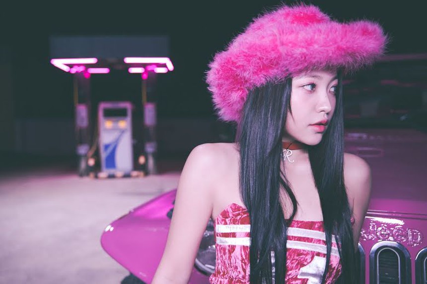 Phụ kiện hot nhất K-pop năm 2022 được cả BTS, Blackpink... mê mẩn - Ảnh 14.