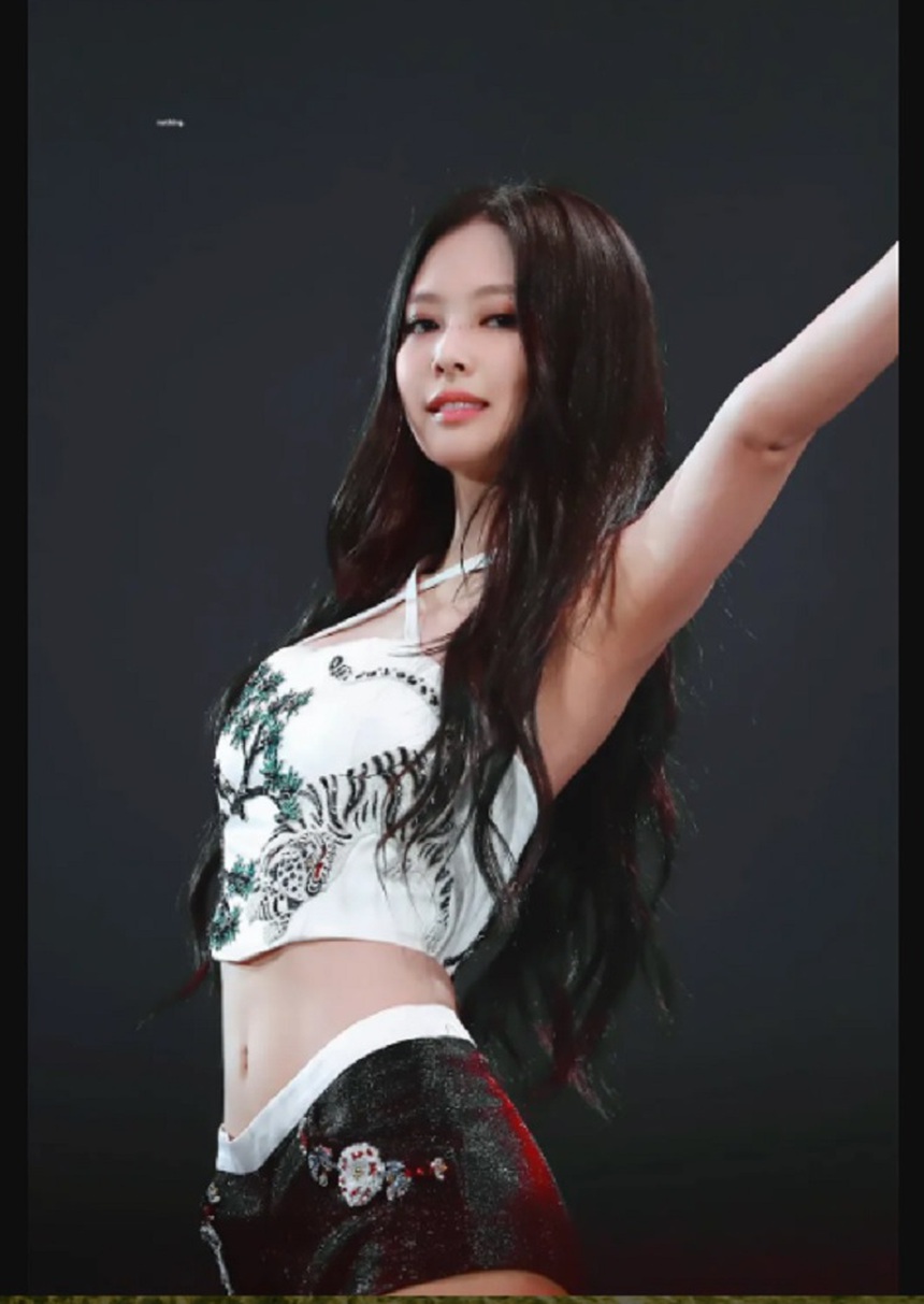 Bí mật đằng sau bộ trang phục biểu diễn của Jennie Blackpink trong tour diễn Born Pink - Ảnh 1. Bí mật đằng sau bộ trang phục biểu diễn của Jennie Blackpink trong tour diễn Born Pink - Ảnh 1.