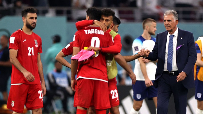 Tin nóng bóng đá sáng 22/11: Cầu thủ Iran bị doạ giết - Ảnh 2. Tin nóng bóng đá sáng 22/11: Cầu thủ Iran bị doạ giết - Ảnh 2.