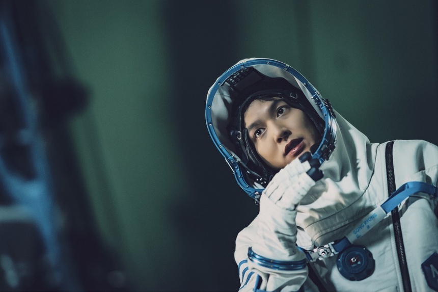 'Ask The Stars' của Gong Hyo Jin và Lee Min Ho 'nhá hàng' loạt ảnh mới - Ảnh 3.