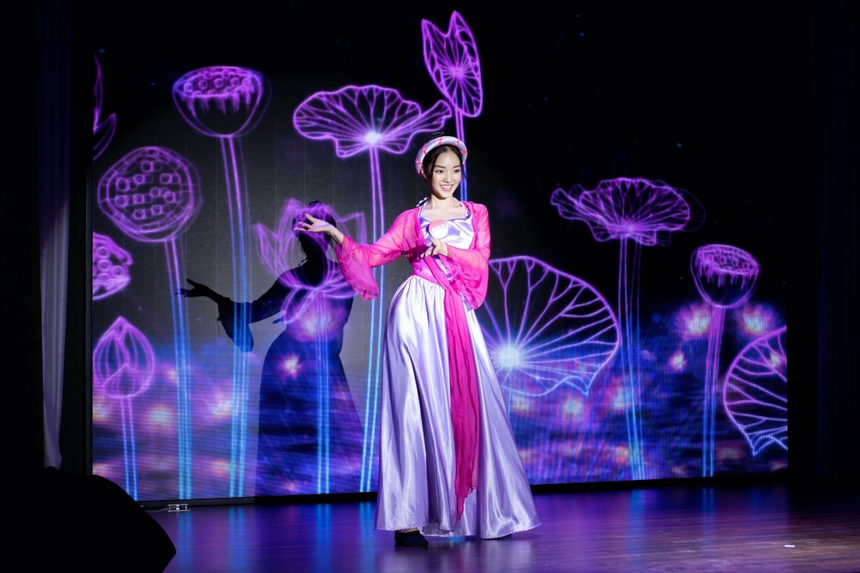 Sơ khảo Người đẹp tài năng Hoa hậu Việt Nam 2022 và những màn trình diễn ấn tượng - Ảnh 4. Sơ khảo Người đẹp tài năng Hoa hậu Việt Nam 2022 và những màn trình diễn ấn tượng - Ảnh 4.
