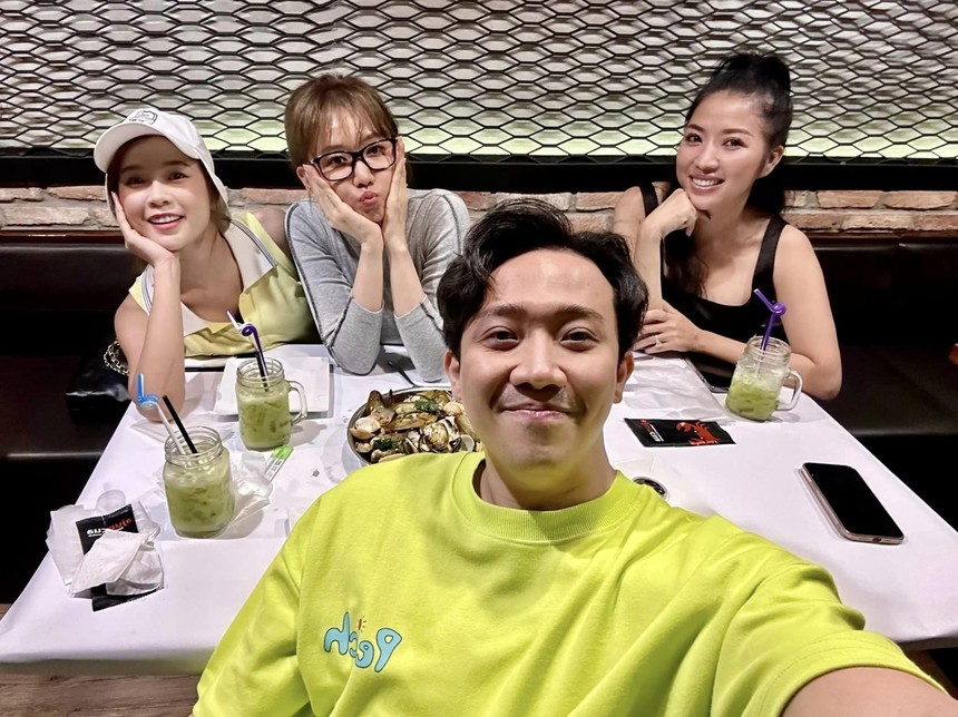 Trấn Thành đăng ảnh chụp chung với Hari Won, dân mạng vẫn cho là ảnh ghép - Ảnh 2. Trấn Thành đăng ảnh chụp chung với Hari Won, dân mạng vẫn cho là ảnh ghép - Ảnh 2.