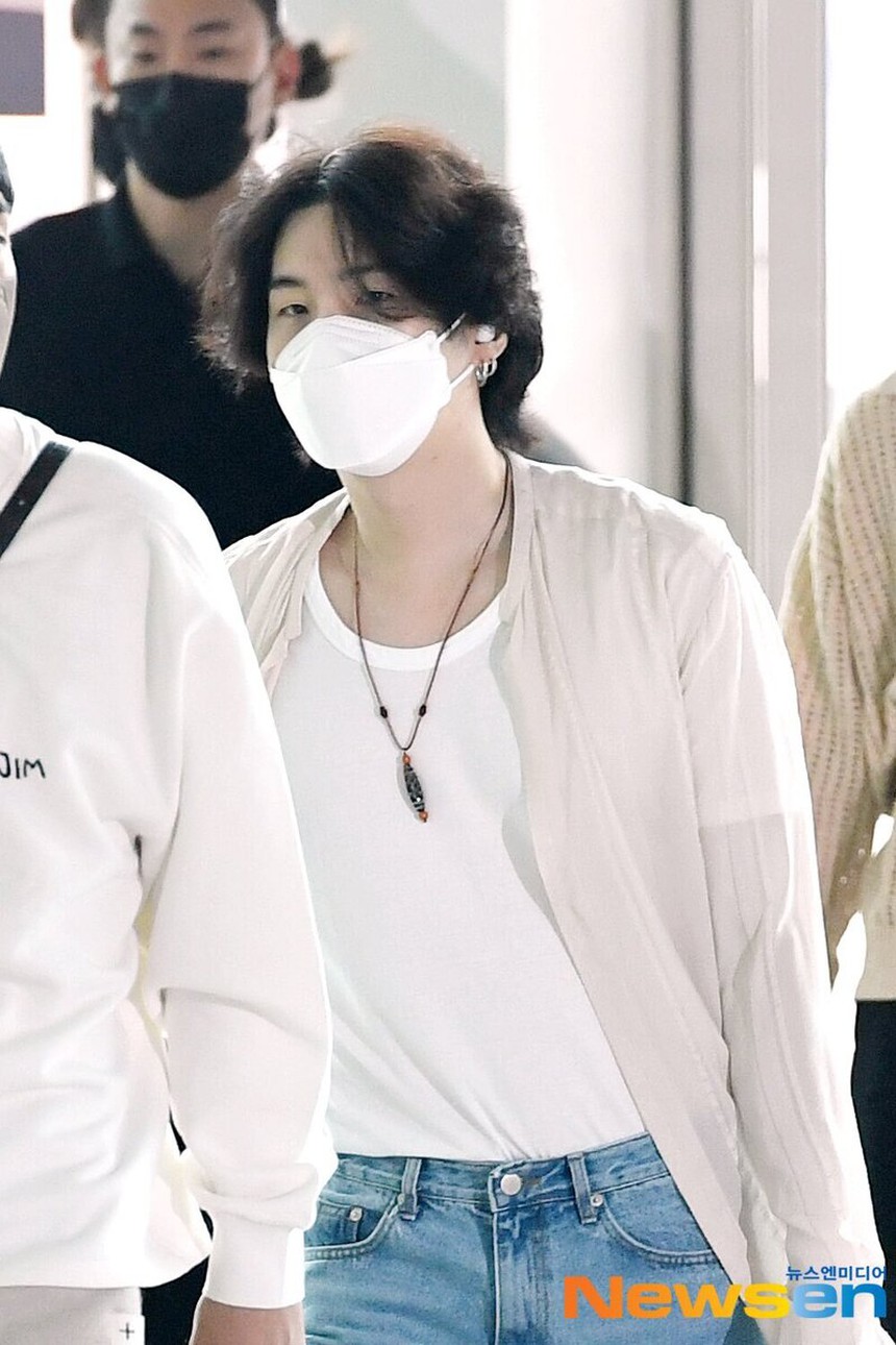 Xúc động Suga BTS vẫn giữ món quà mẹ tặng trong nhiều năm - Ảnh 4. Xúc động Suga BTS vẫn giữ món quà mẹ tặng trong nhiều năm - Ảnh 4.