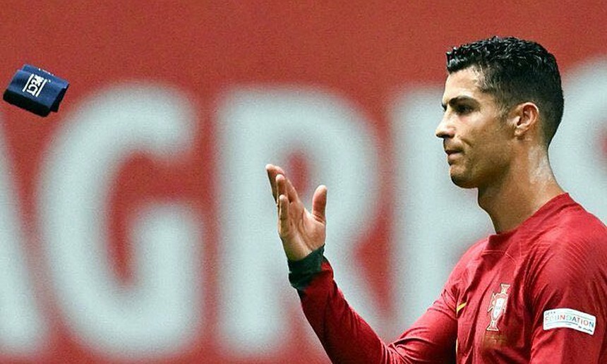 Những lần Ronaldo làm loạn từ ngày trở lại MU - Ảnh 3. Những lần Ronaldo làm loạn từ ngày trở lại MU - Ảnh 3.