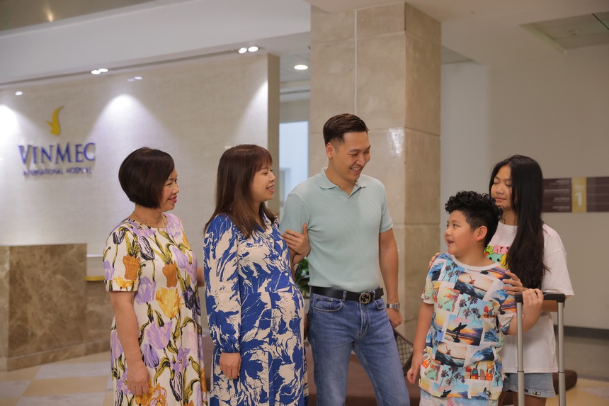 Cận cảnh niềm hạnh phúc của gia đình Mạnh Trường khi chào đón thành viên mới - Ảnh 2. Cận cảnh niềm hạnh phúc của gia đình Mạnh Trường khi chào đón thành viên mới - Ảnh 2.