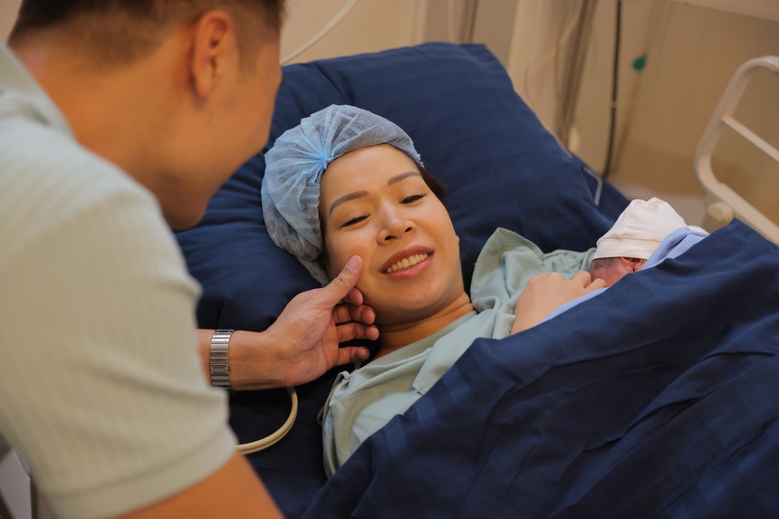 Cận cảnh niềm hạnh phúc của gia đình Mạnh Trường khi chào đón thành viên mới - Ảnh 3. Cận cảnh niềm hạnh phúc của gia đình Mạnh Trường khi chào đón thành viên mới - Ảnh 3.