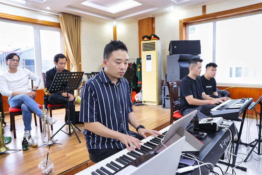 Thanh Lam, Hà Trần mặc cực nổi khi tập hát cùng Tùng Dương - Ảnh 5.