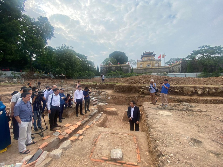 Điện Kính Thiên - Càng khai quật càng tăng 'độ khó hiểu' - Ảnh 1. Điện Kính Thiên - Càng khai quật càng tăng 'độ khó hiểu' - Ảnh 1.