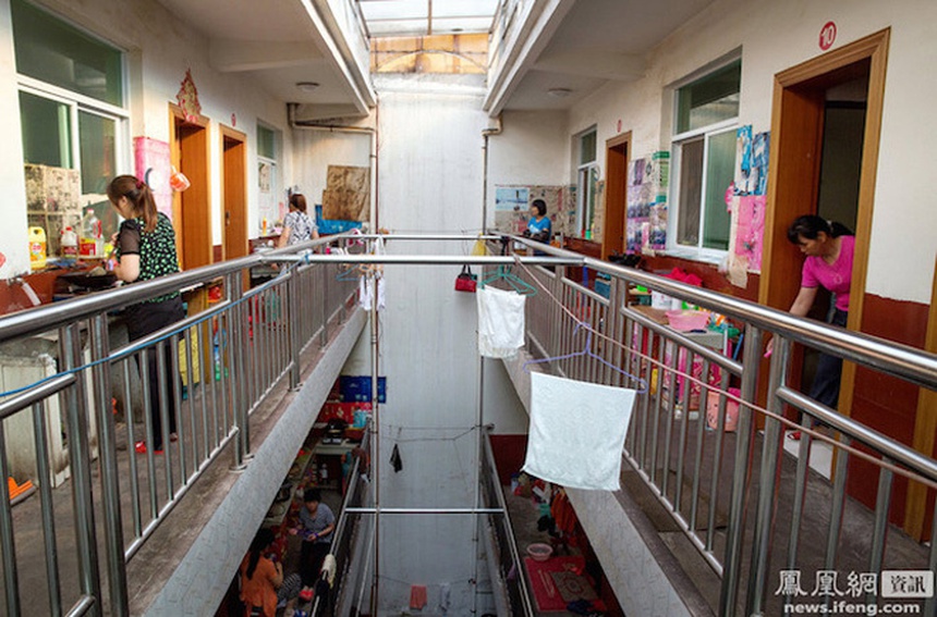 Cận cảnh trường chuyên ôn thi Đại học khắc nghiệt nhất Trung Quốc: Học 17 tiếng/ngày, không được dùng điện thoại và bị giám sát từng nhất cử nhất động - Ảnh 5.