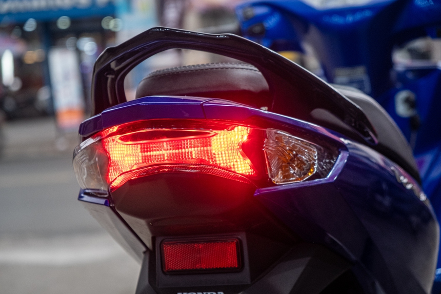 Chi tiết Honda Wave 125i đời 2023 đầu tiên VN: Giá 86 triệu, nhập Thái, có công nghệ tự động tăng xích - Ảnh 8. Chi tiết Honda Wave 125i đời 2023 đầu tiên VN: Giá 86 triệu, nhập Thái, có công nghệ tự động tăng xích - Ảnh 8.