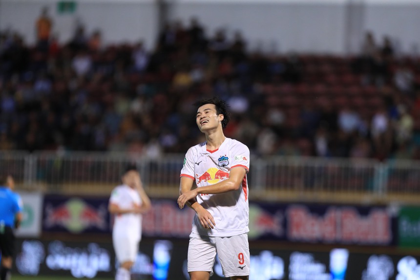 HLV Kiatisuk ngán ngẩm với HAGL - Ảnh 2.