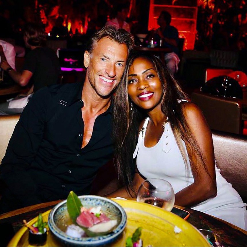 “Người phụ nữ may mắn” của HLV Saudi Arabia - Ảnh 1. “Người phụ nữ may mắn” của HLV Saudi Arabia - Ảnh 1.