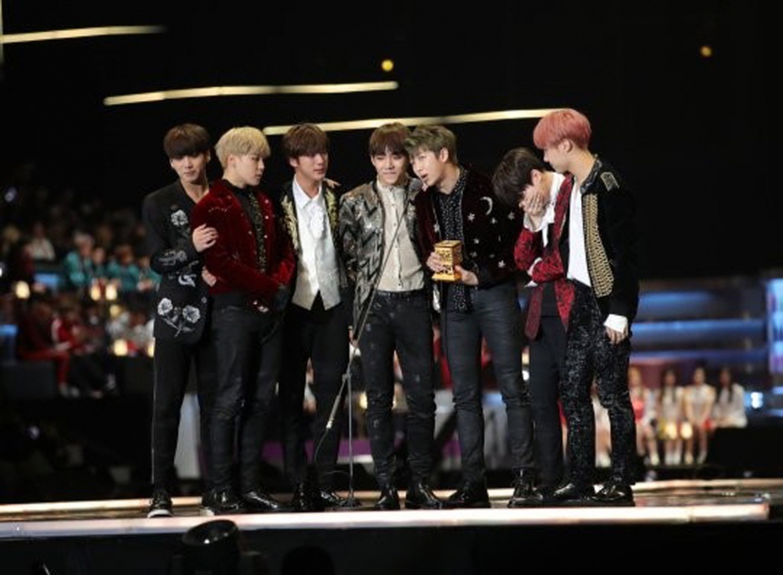 Ấn tượng với số lượng giải thưởng của BTS - Ảnh 2. Ấn tượng với số lượng giải thưởng của BTS - Ảnh 2.