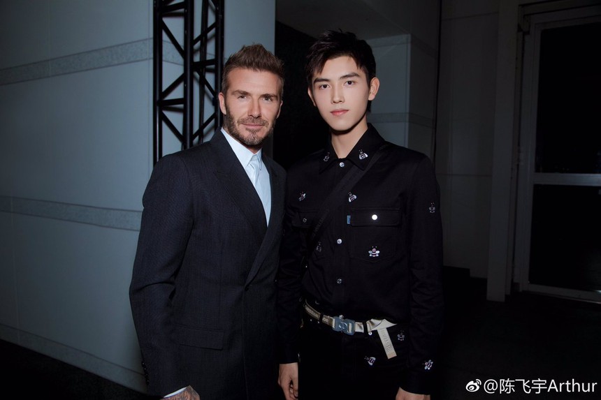 Nam thần ‘hàng thật giá thật’ Trần Phi Vũ: ‘Thái tử Cbiz’ vụt nổi tiếng chóng vánh, cả học vấn, nhan sắc diễn xuất đều điểm 10 - Ảnh 11.