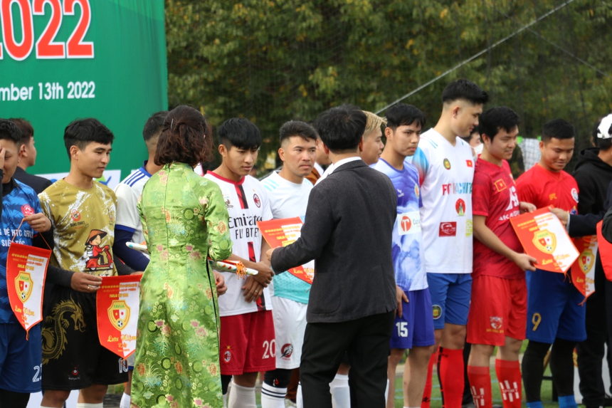 Đỗ Thị Nhâm đánh dấu vai trò là Nhà tài trợ cho Giải Bóng đá "Favija Champions Cup 2022" - Ảnh 6.