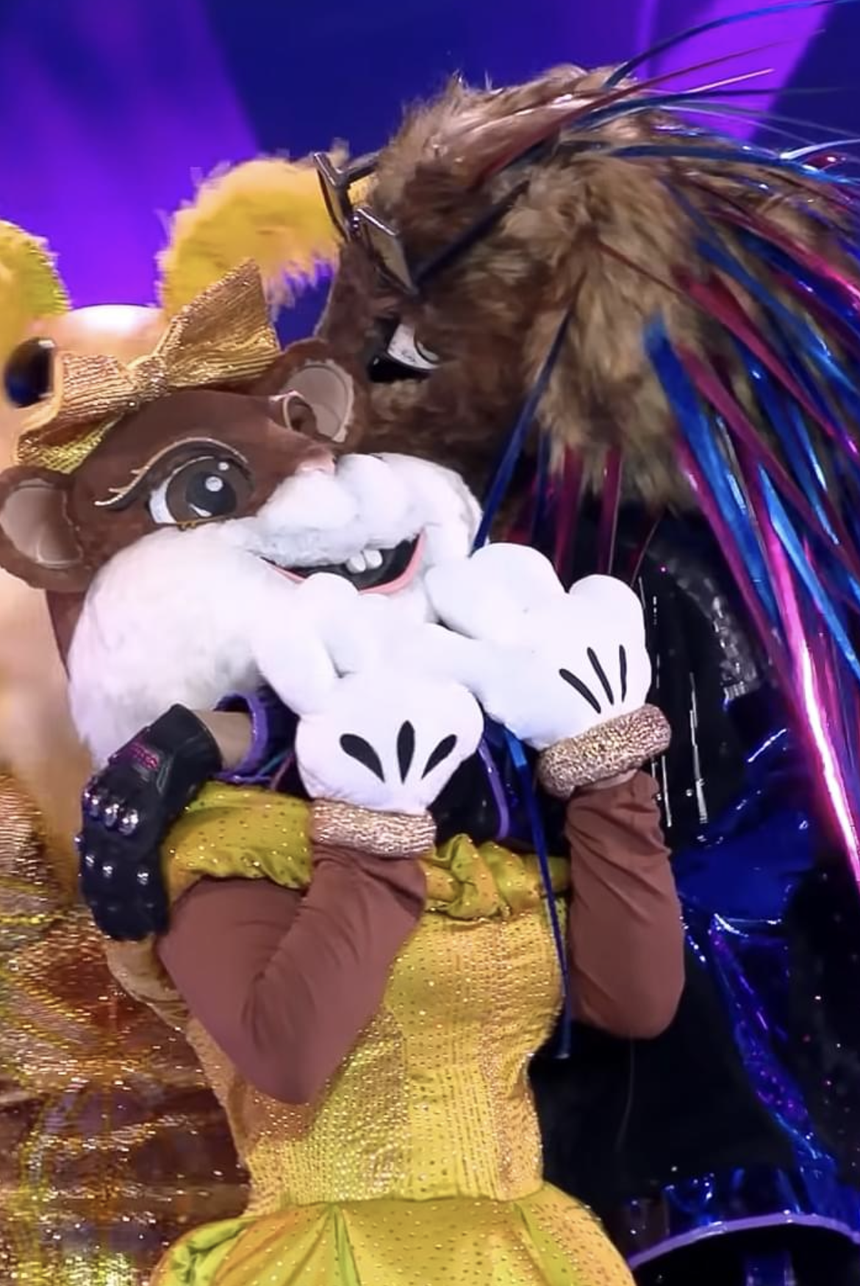 'Ca sĩ mặt nạ' vừa kết thúc đã kịp 'mai mối' một cặp đôi? - Ảnh 3.