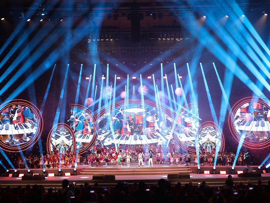 3.000 diễn viên tham gia đại nhạc hội “We are the future” - Ảnh 2. 3.000 diễn viên tham gia đại nhạc hội “We are the future” - Ảnh 2.