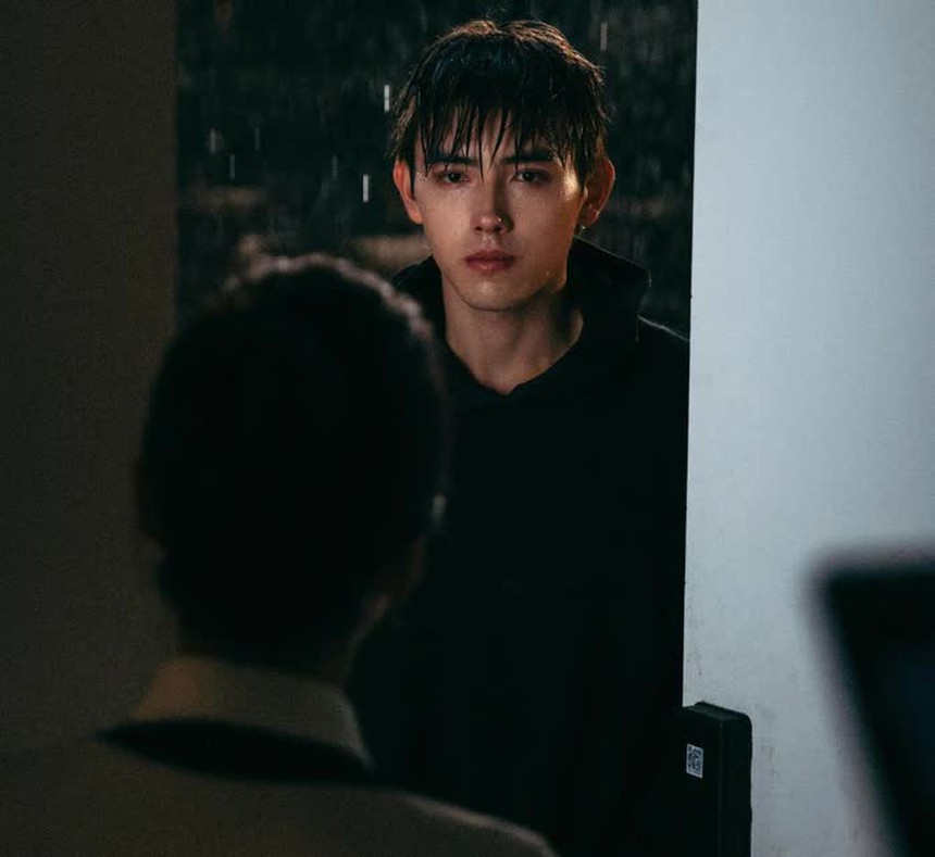 Nam thần "hàng thật giá thật" Trần Phi Vũ: “Thái tử C-Biz” vụt nổi tiếng chóng vánh, cả học vấn, nhan sắc diễn xuất đều điểm 10 - Ảnh 6.