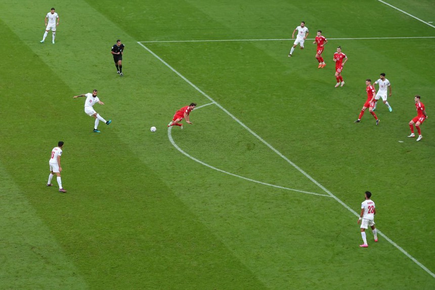 Tuyển Iran "nổ tung" cảm xúc sau chiến thắng nghẹt thở ở World Cup 2022 - Ảnh 1.