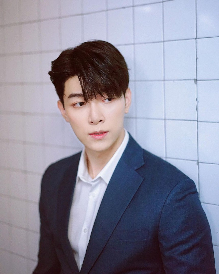 Mỹ nam 'suýt toang' vì lộ clip nóng ở tuổi vị thành niên: Có phim hot chỉ sau 1 tháng, giờ được ông lớn chống lưng - Ảnh 1.