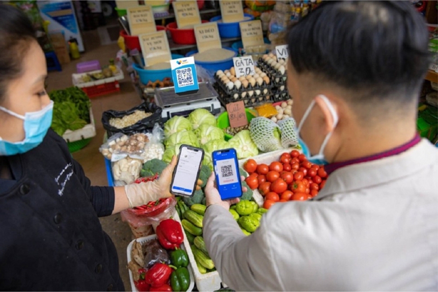 Tiếp tục đẩy mạnh thanh toán không dùng tiền mặt tại Quảng Ninh - Ảnh 1.