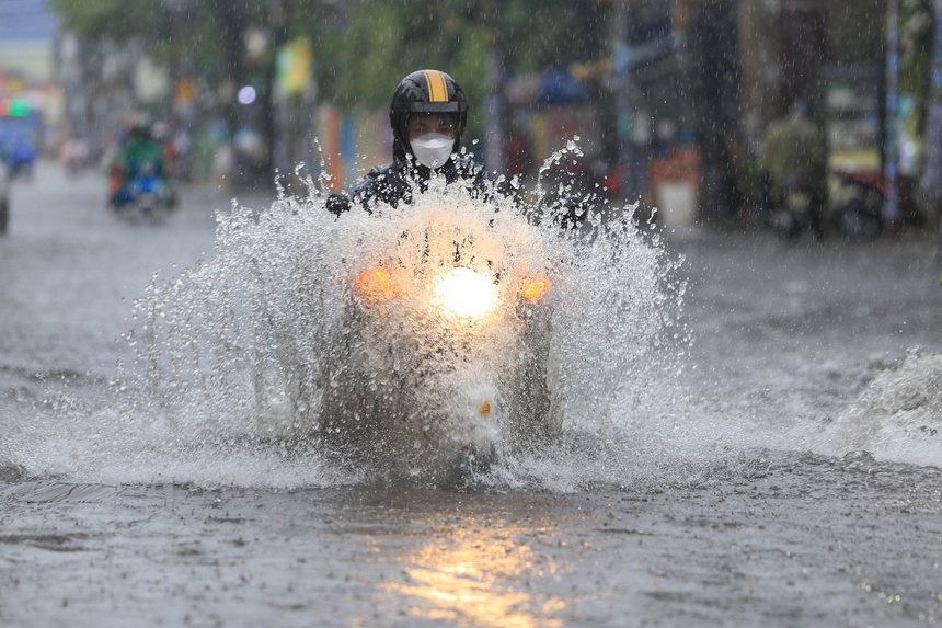 Bắc Bộ và Thanh Hóa có mưa to cục bộ - Ảnh 1.