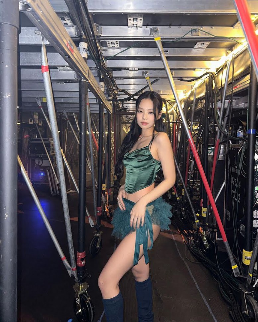 Xu hướng thời trang mới nhất ở Hàn Quốc, tất cả là nhờ Jennie Blackpink và Jang Wonyoung IVE - Ảnh 8.