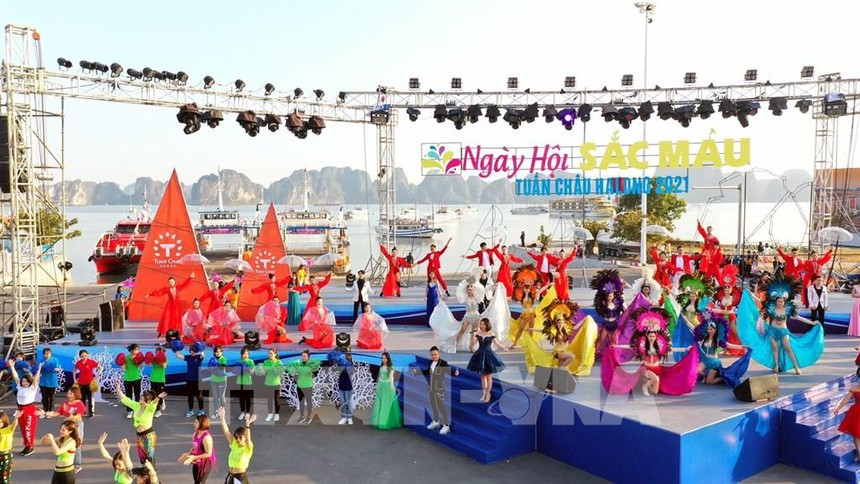 TP Hạ Long sẽ tổ chức Carnaval mùa Đông Hạ Long năm 2022 - Ảnh 1. TP Hạ Long sẽ tổ chức Carnaval mùa Đông Hạ Long năm 2022 - Ảnh 1.