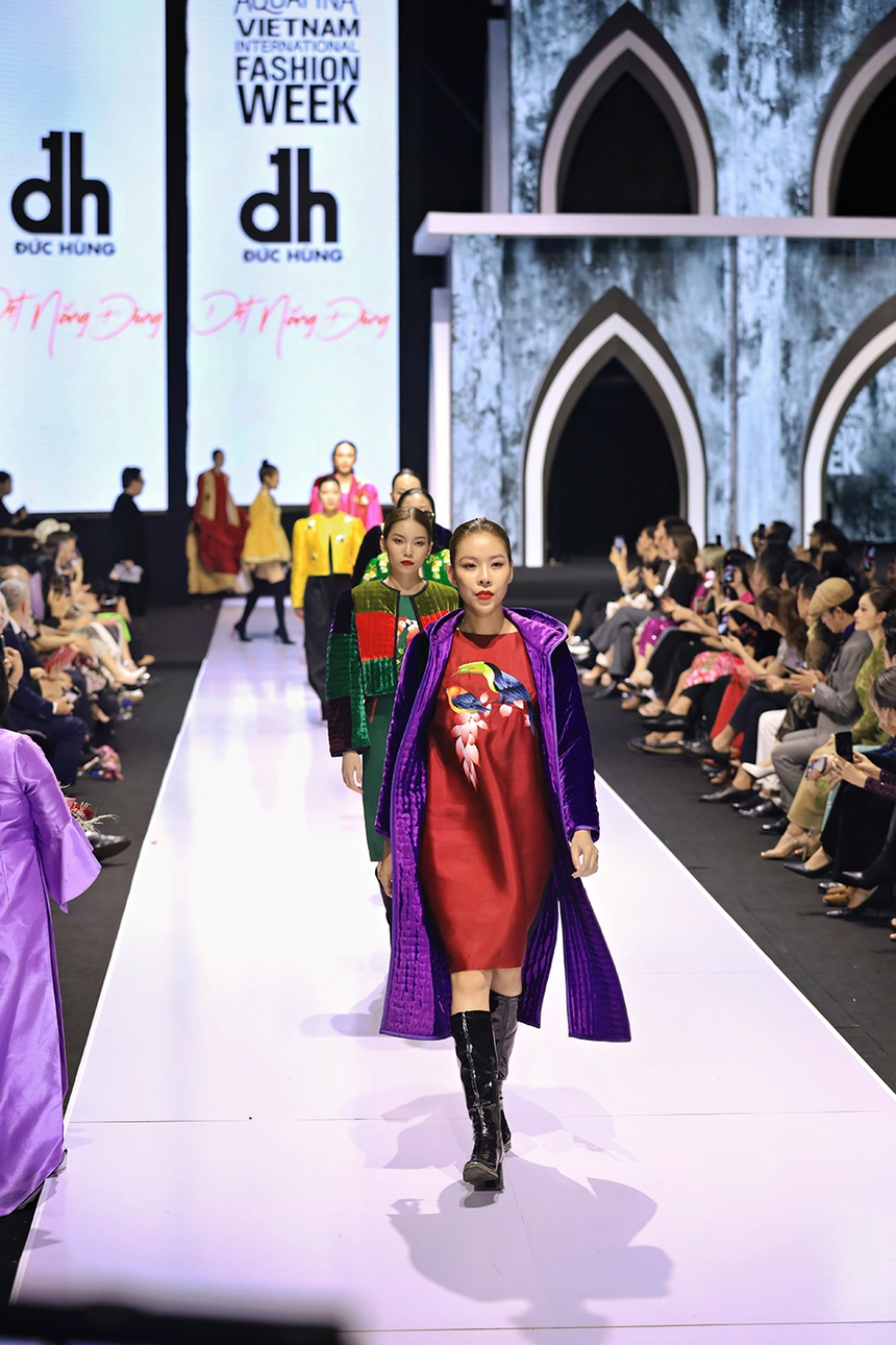 NTK Đức Hùng mang "Dệt nắng đông" mở màn Tuần lễ thời gian quốc tế Việt Nam  - Ảnh 10.