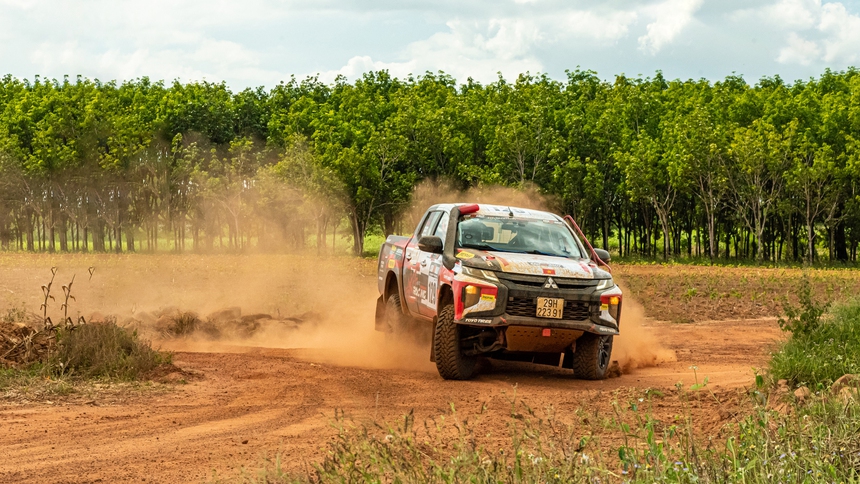 Tay đua Việt Nam nói về AXCR 2022: ‘Đường rất khắc nghiệt, Mitsubishi Triton bị ép tới ngưỡng giới hạn’ - Ảnh 4. Tay đua Việt Nam nói về AXCR 2022: ‘Đường rất khắc nghiệt, Mitsubishi Triton bị ép tới ngưỡng giới hạn’ - Ảnh 4.