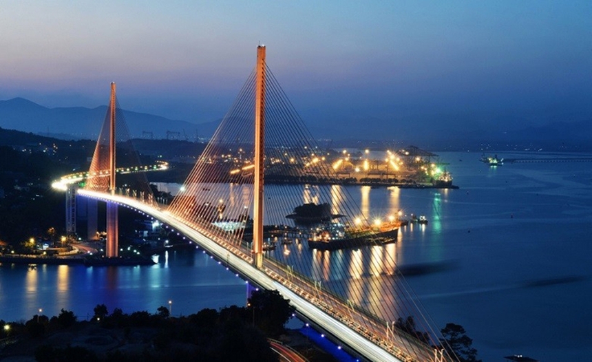 Quảng Ninh đặt mục tiêu năm 2023 GRDP tăng trên 10% - Ảnh 1. Quảng Ninh đặt mục tiêu năm 2023 GRDP tăng trên 10% - Ảnh 1.