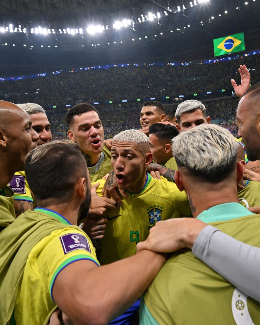 CĐV xuýt xoa sau cú volley 'vô thực' của Richarlison cho Brazil - Ảnh 5.