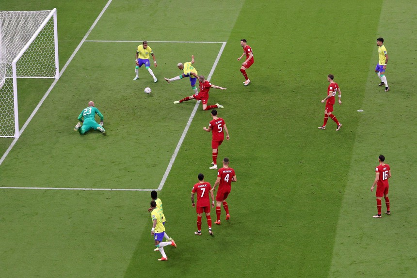 ĐIỂM NHẤN Brazil 2-0 Serbia: Richarlison thay Neymar bùng nổ - Ảnh 2. ĐIỂM NHẤN Brazil 2-0 Serbia: Richarlison thay Neymar bùng nổ - Ảnh 2.