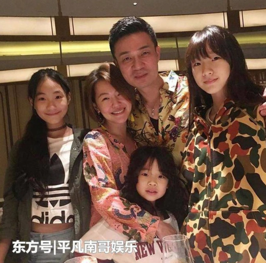 Hôn nhân bi kịch của chị em Đại S và Tiểu S: Vợ chia tay trả đệm, chồng kỳ kèo từng đồng và ảo mộng làm dâu hào môn - Ảnh 11. Hôn nhân bi kịch của chị em Đại S và Tiểu S: Vợ chia tay trả đệm, chồng kỳ kèo từng đồng và ảo mộng làm dâu hào môn - Ảnh 11.