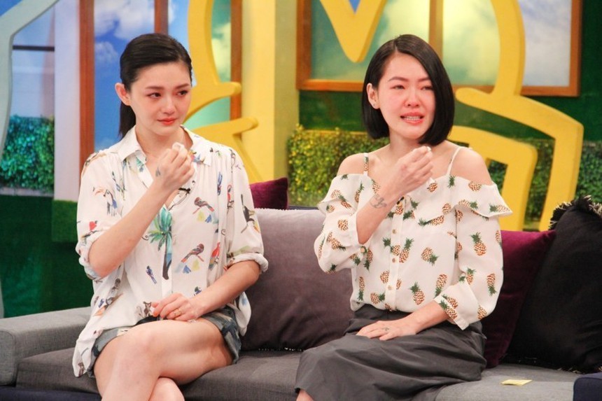 Hôn nhân bi kịch của chị em Đại S và Tiểu S: Vợ chia tay trả đệm, chồng kỳ kèo từng đồng và ảo mộng làm dâu hào môn - Ảnh 2. Hôn nhân bi kịch của chị em Đại S và Tiểu S: Vợ chia tay trả đệm, chồng kỳ kèo từng đồng và ảo mộng làm dâu hào môn - Ảnh 2.