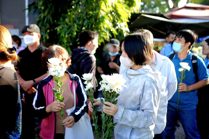 Xét xử vụ án bạo hành bé gái đến tử vong: Viện Kiểm sát đề nghị tuyên Nguyễn Võ Quỳnh Trang án tử hình - Ảnh 4.