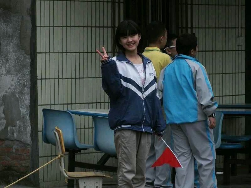 (TIN CHỦ NHẬT) Những bức ảnh quá khứ chỉ muốn 'chôn thật sâu' của Triệu Lộ Tư - Ảnh 4. (TIN CHỦ NHẬT) Những bức ảnh quá khứ chỉ muốn 'chôn thật sâu' của Triệu Lộ Tư - Ảnh 4.