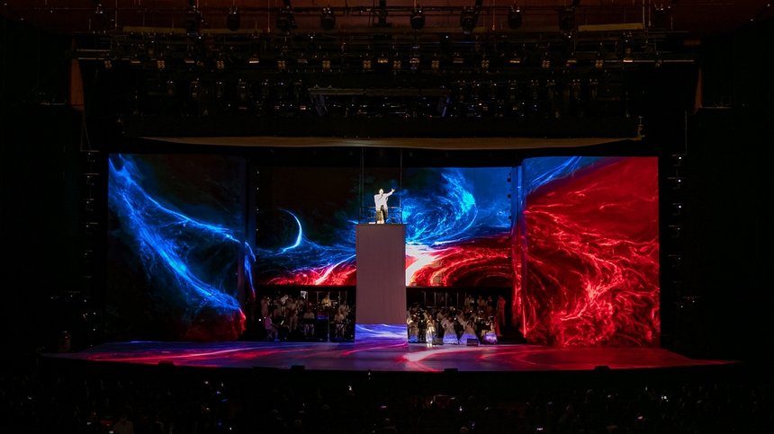 Tùng Dương níu chân khán giả đến nửa đêm  - Ảnh 3.