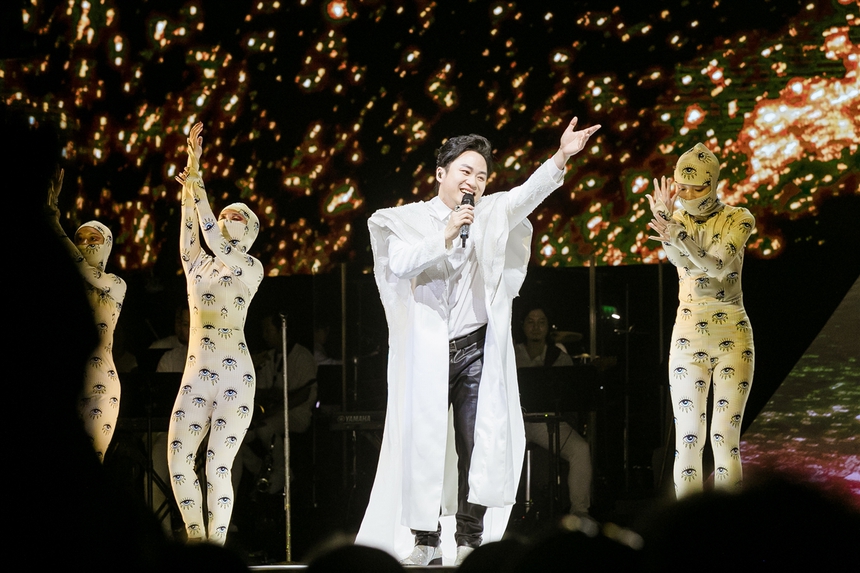Tùng Dương níu chân khán giả đến nửa đêm  - Ảnh 4.