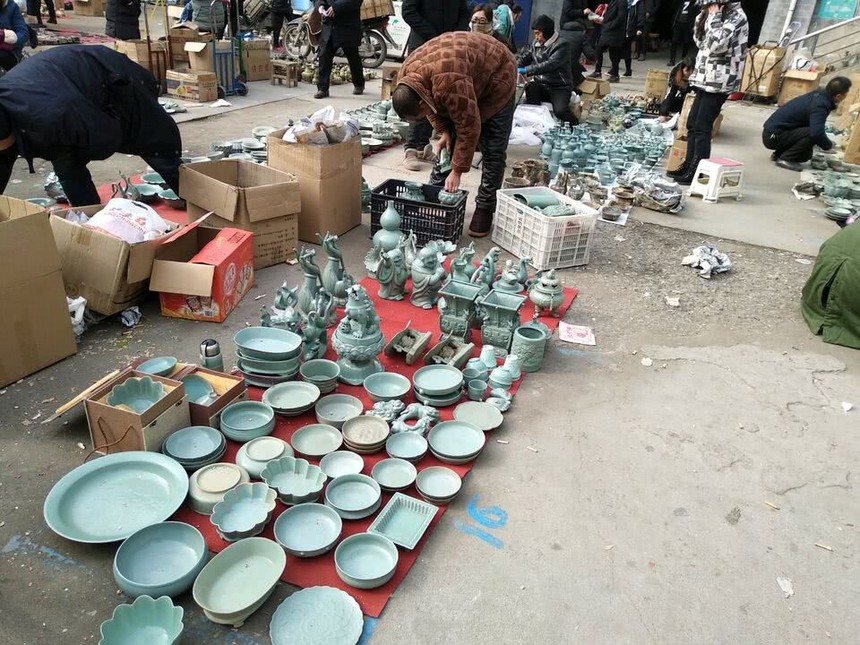 Làng Trương Lan: Từ kinh doanh 'trốn chui trốn nhủi' trở thành làng buôn đồ cổ bậc nhất Trung Quốc - Ảnh 4. Làng Trương Lan: Từ kinh doanh 'trốn chui trốn nhủi' trở thành làng buôn đồ cổ bậc nhất Trung Quốc - Ảnh 4.