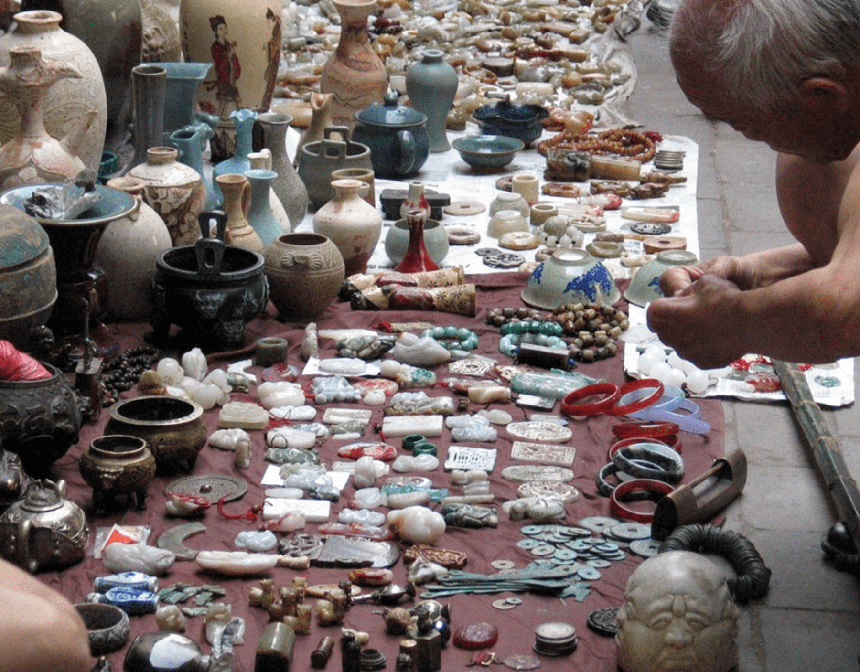 Làng Trương Lan: Từ kinh doanh 'trốn chui trốn nhủi' trở thành làng buôn đồ cổ bậc nhất Trung Quốc - Ảnh 2. Làng Trương Lan: Từ kinh doanh 'trốn chui trốn nhủi' trở thành làng buôn đồ cổ bậc nhất Trung Quốc - Ảnh 2.