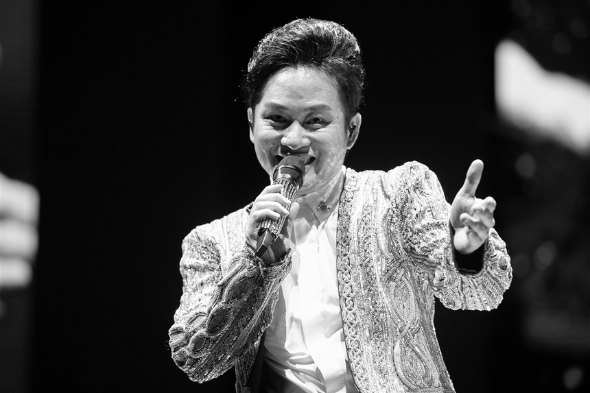 Tùng Dương níu chân khán giả đến nửa đêm  - Ảnh 5.