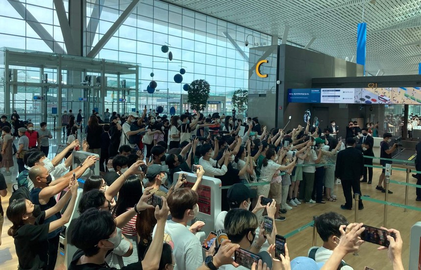 Ở tuổi 30, 'Bảo vật Hàn Quốc' Son Heung-min giàu cỡ nào: Nhận lương 6 tỷ đồng/tuần, sở hữu bộ sưu tập toàn siêu xe Ferrari, Audi, đồng hồ cũng 'sương sương' hơn 3 tỷ đồng - Ảnh 3. Ở tuổi 30, 'Bảo vật Hàn Quốc' Son Heung-min giàu cỡ nào: Nhận lương 6 tỷ đồng/tuần, sở hữu bộ sưu tập toàn siêu xe Ferrari, Audi, đồng hồ cũng 'sương sương' hơn 3 tỷ đồng - Ảnh 3.