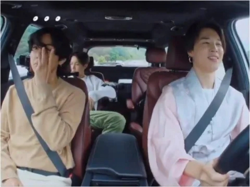 Bộ sưu tập 'xế hốp' đắt đỏ của các thành viên BTS - Ảnh 9. Bộ sưu tập 'xế hốp' đắt đỏ của các thành viên BTS - Ảnh 9.